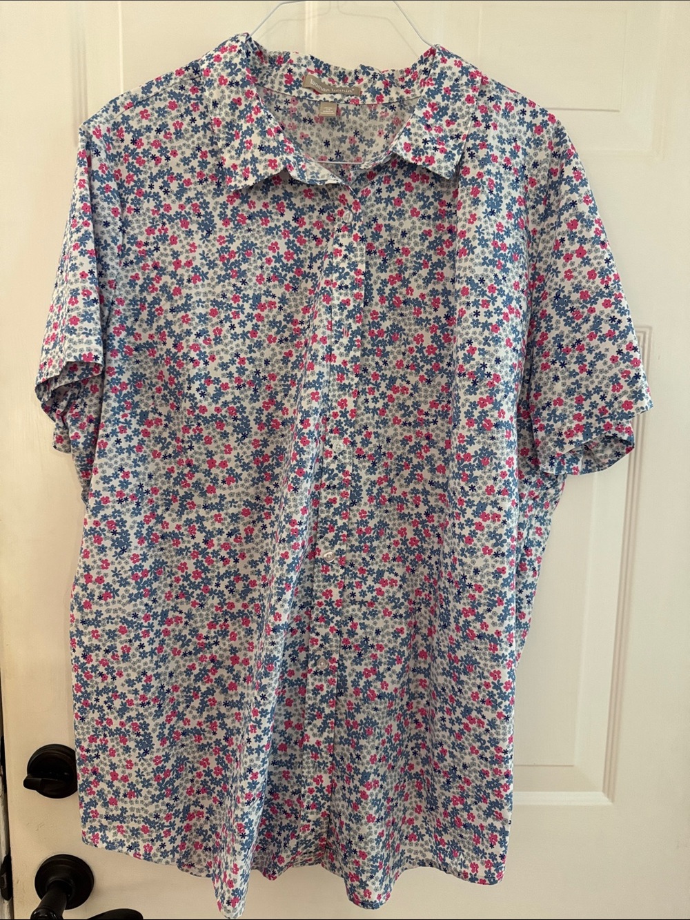 Woman Within Short-Sleeve Button-front blouse in Blue & Pink Floral Sz 26/28 2X